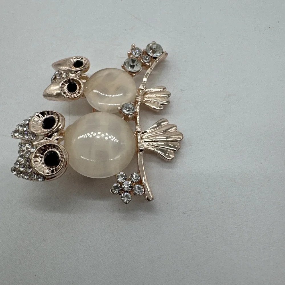 Vintage Owl Brooch Pin Double Owl Cat's Eye Glass Rhinestone Rose Gold Tone